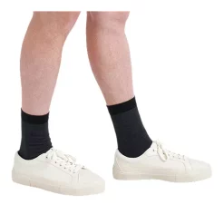 SAXX Whole Package Crew Socks -NIKE FGL 333907552 01 f SAXX Mens Whole Package Crew Socks SXCR102 BLH